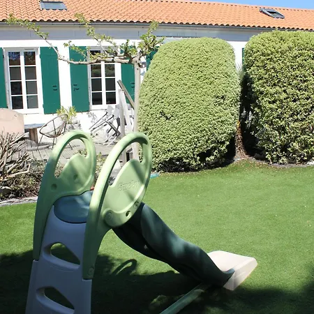 Holiday home Location Les Lisettes N1 *