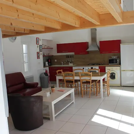 Holiday home Location Les Lisettes N1
